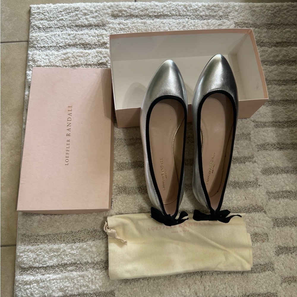 Loeffler Randall silver flats shoes size 9 NEW